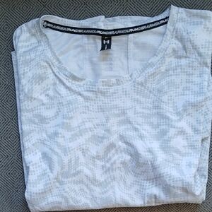 Womens Under Armour White Patterned T-Shirt
